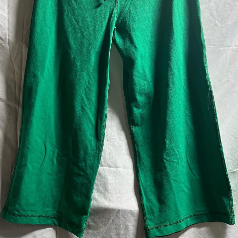 Lululemon Green capris - Picture 2 of 9